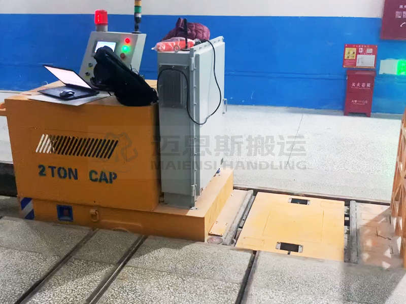 某化纖廠(chǎng)RGV自動(dòng)化軌道車(chē)使用現(xiàn)場(chǎng)